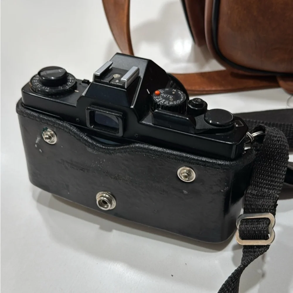 Vintage Mamiya ZE-2 Quartz Black Film Camera